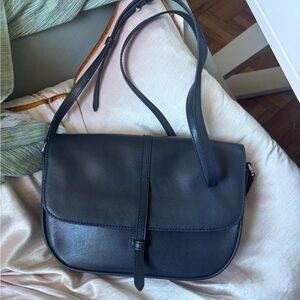 Banana Republic leather shoulder bag Navy